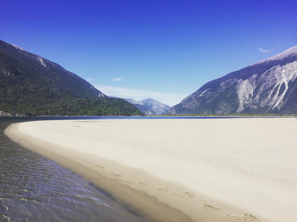 Вилла Yelcho En La Patagonia Чайтен Экстерьер фото
